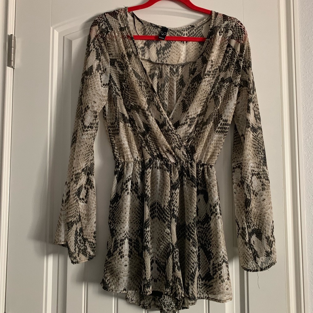 Windsor Snake print romper - Picture 2 of 5